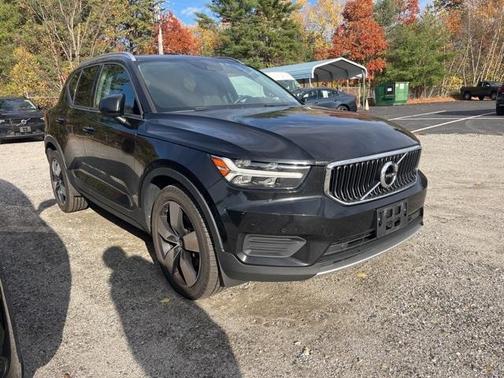 2020 Volvo XC40 T5 Momentum