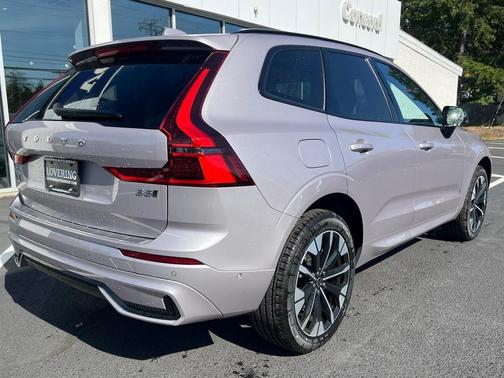 2026 Volvo XC60 B5 Plus