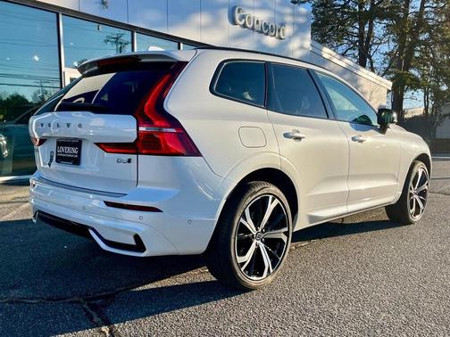 2025 Volvo XC60 B5 Ultra