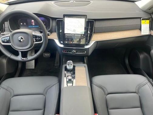 2026 Volvo XC90 B6 Plus 7-Seater