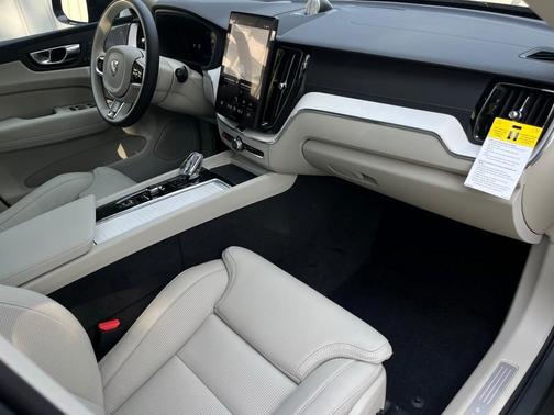 2026 Volvo XC60 Plug-In Hybrid T8 Ultra