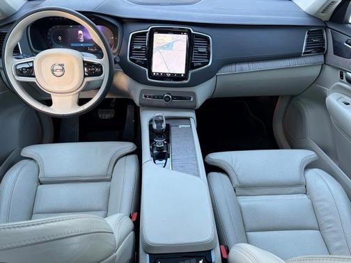 2023 Volvo XC90 Recharge Plug-In Hybrid T8 Ultimate Bright Theme 7-Seater