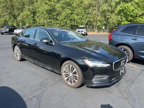 2020 Volvo S90 T6 Momentum