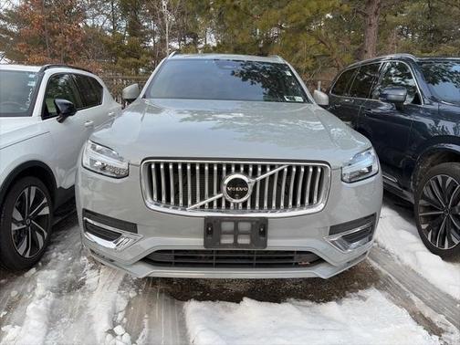 2024 Volvo XC90 B6 Plus Bright Theme 7-Seater