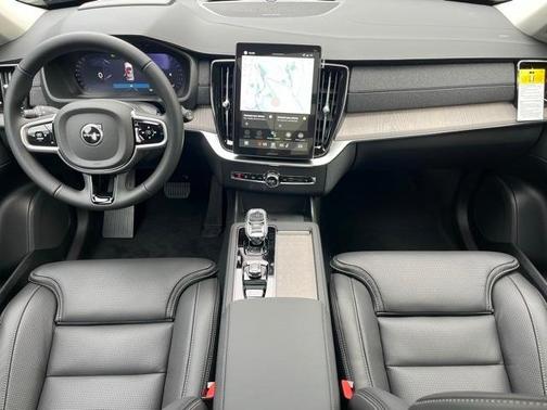 2026 Volvo XC90 B6 Ultra 7-Seater