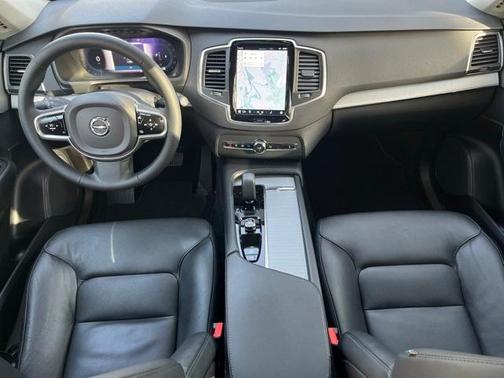 2023 Volvo XC90 B5 Core