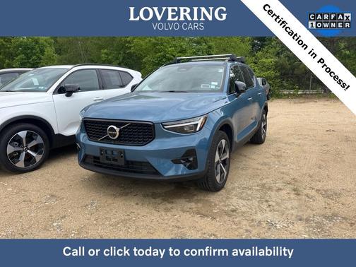 2024 Volvo XC40 B5 Plus Dark Theme