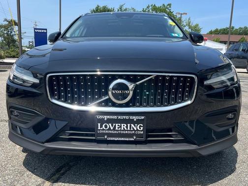 2024 Volvo V60 Cross Country B5 Plus