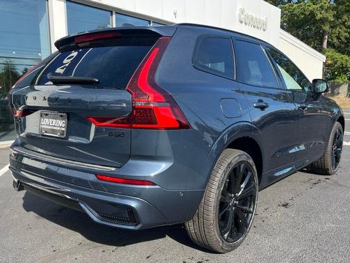 2026 Volvo XC60 B5 Ultra Black Edition