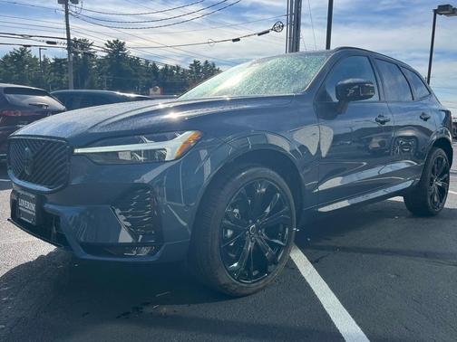 2026 Volvo XC60 B5 Ultra Black Edition