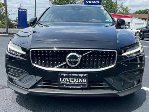 2023 Volvo V60 Cross Country B5 Plus