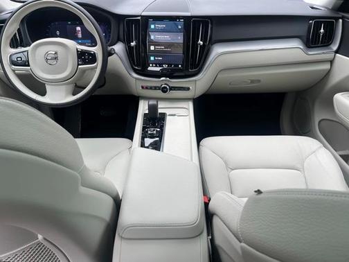 2024 Volvo XC60 B5 Core