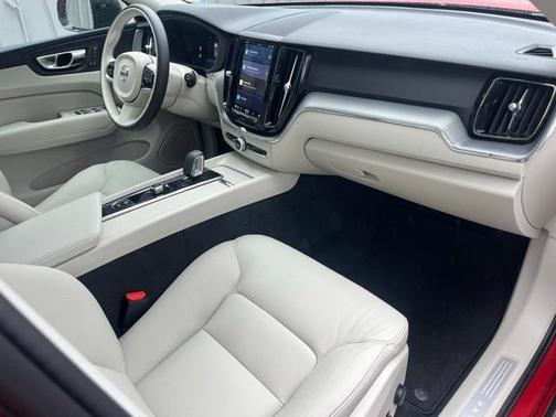 2024 Volvo XC60 B5 Core