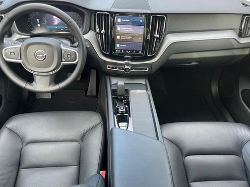 2025 Volvo XC60 B5 Core