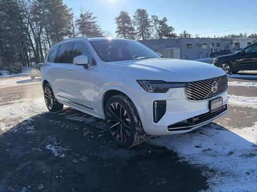 2025 Volvo XC90 B6 Plus 7-Seater