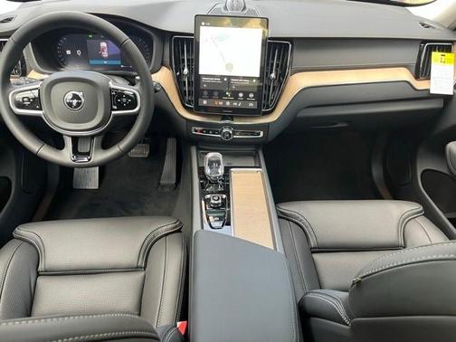 2026 Volvo XC60 B5 Ultra