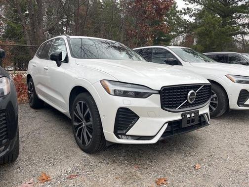 2025 Volvo XC60 B5 Plus