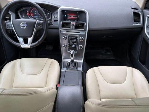 2016 Volvo XC60 T5 Premier