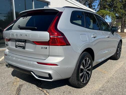 2024 Volvo XC60 B5 Plus Dark Theme