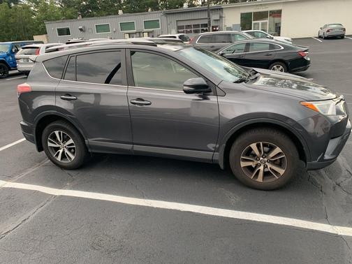 2018 Toyota RAV4 XLE