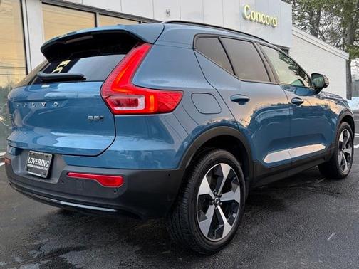 2025 Volvo XC40 B5 Plus Dark Theme