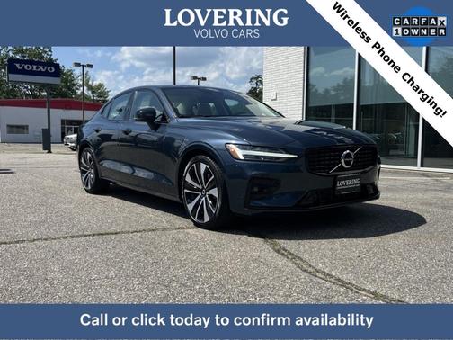 2022 Volvo S60 B5 Momentum
