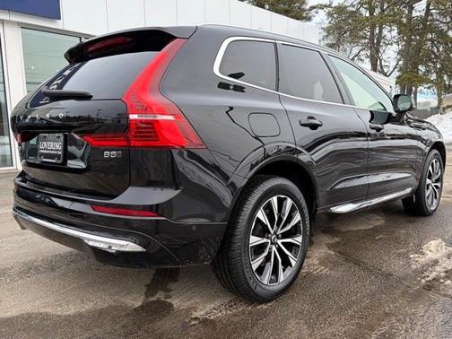 2023 Volvo XC60 B5 Plus Bright Theme