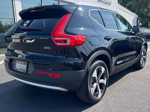 2025 Volvo XC40 B5 Plus Bright Theme