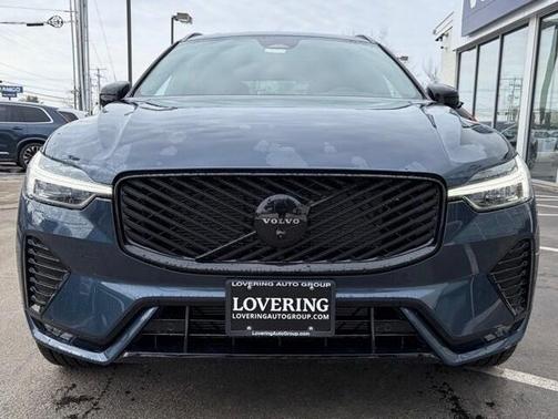 2026 Volvo XC60 B5 Ultra Black Edition