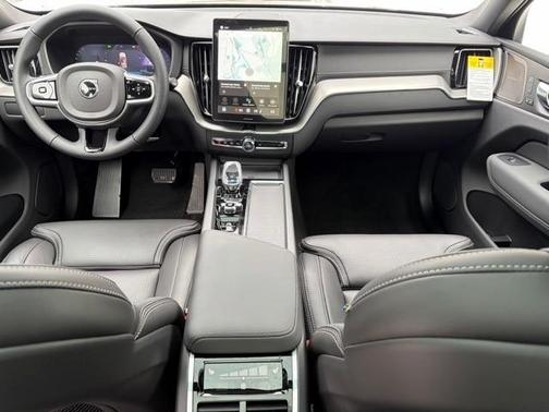 2026 Volvo XC60 B5 Ultra Black Edition