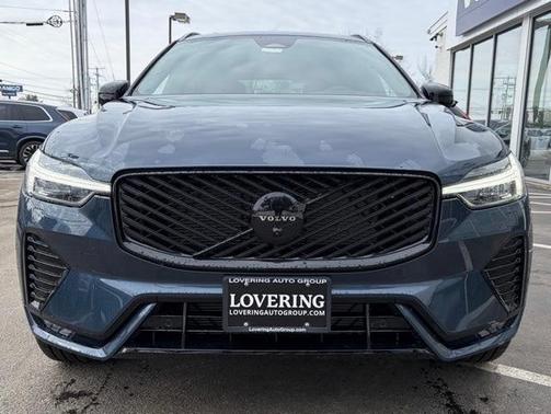 2026 Volvo XC60 B5 Ultra Black Edition