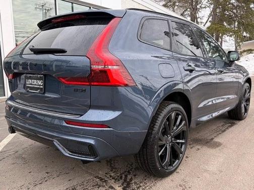 2026 Volvo XC60 B5 Ultra Black Edition