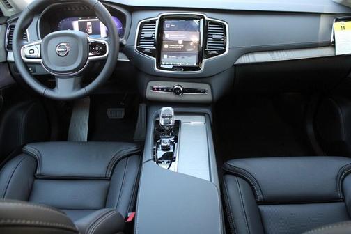 2025 Volvo XC90 Plug-In Hybrid T8 Ultra 6-Seater