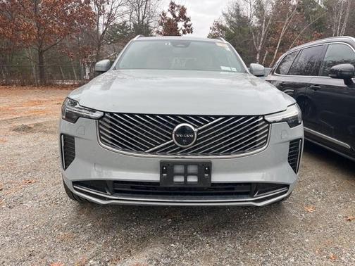 2025 Volvo XC90 B5 Plus