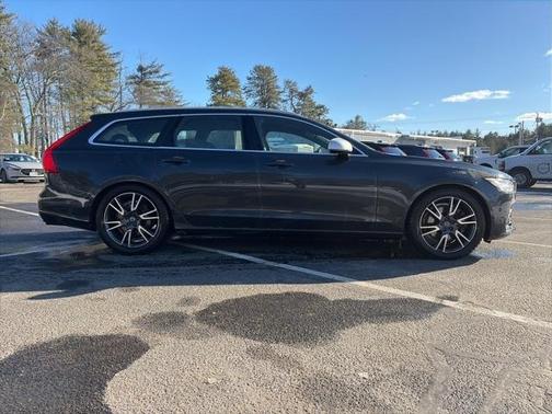 2018 Volvo V90 T6 R-Design