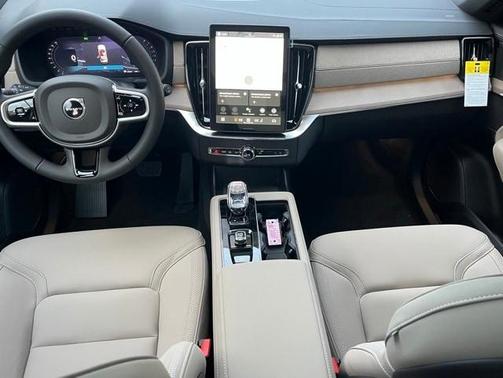 2026 Volvo XC90 B6 Plus 7-Seater