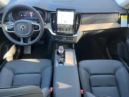 2026 Volvo XC90 B5 Plus 7-Seater