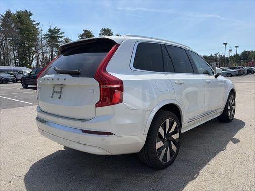 Crystal White 2023 Volvo XC90 Recharge Plug-In Hybrid T8 Ultimate Bright Theme 7-Seater