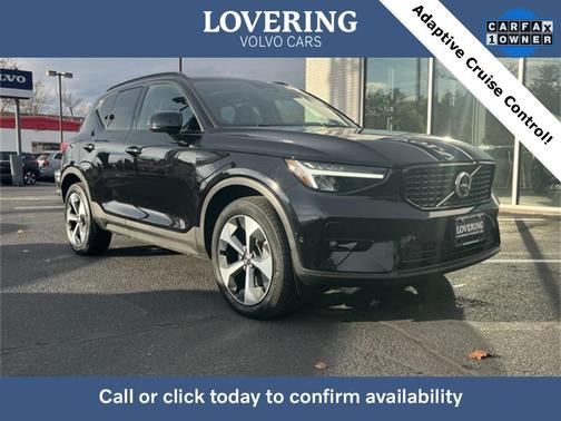 2023 Volvo XC40 B5 Plus Dark Theme
