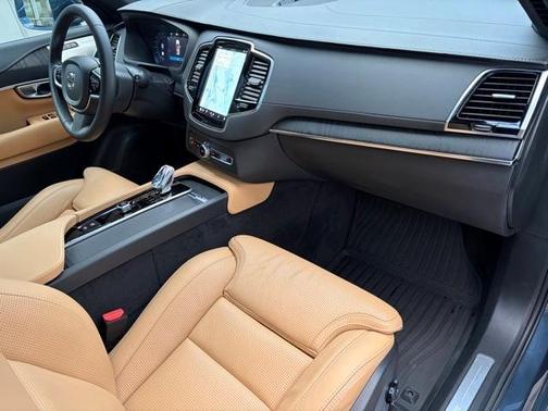 2024 Volvo XC90 Recharge Plug-In Hybrid T8 Ultimate Bright Theme 7-Seater