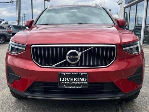 2025 Volvo XC40 B5 Core Bright Theme