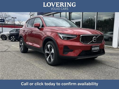 2025 Volvo XC40 B5 Core Bright Theme
