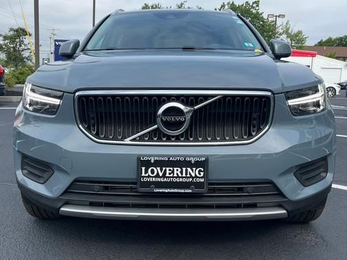2022 Volvo XC40 T5 Momentum