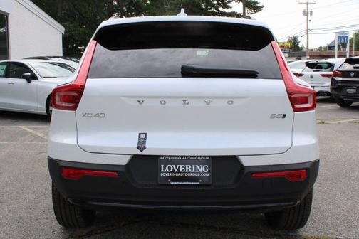 2025 Volvo XC40 B5 Plus Dark Theme