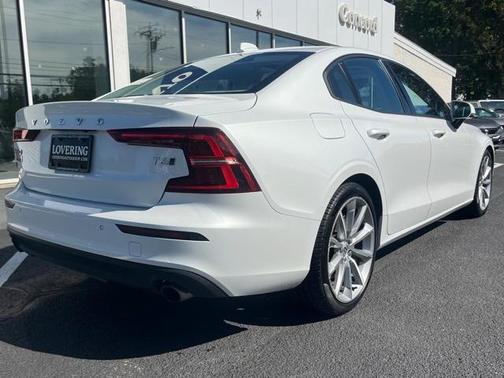 2020 Volvo S60 T6 Momentum
