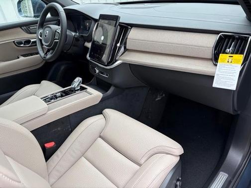 2026 Volvo XC90 B6 Ultra 7-Seater