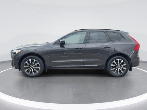 Platinum Gray Metallic 2023 Volvo XC60 B5 Plus Dark Theme