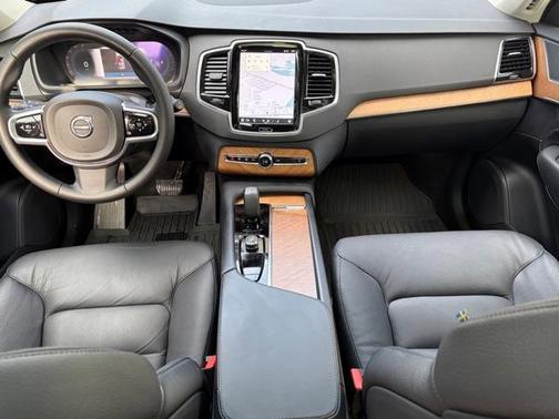 2024 Volvo XC90 B6 Plus Bright Theme 6-Seater