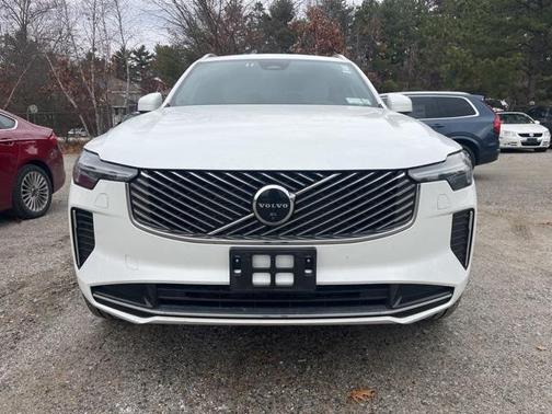 2025 Volvo XC90 B5 Plus