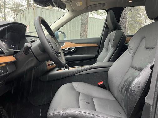 2024 Volvo XC90 B5 Plus Bright Theme